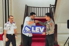 Bobby Nasution Serahkan Aplikasi LEV kepada Ditlantas Polda Sumut untuk Tingkatkan Kepatuhan Warga - JPNN.com Sumut