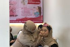 Menambah Skill Tata Rias Wajah, Srikandi Ganjar Jabar Gelar Beauty Class di Bandung - JPNN.com Jabar