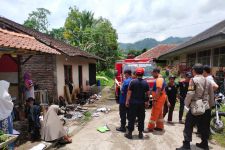 Sebuah Kantin di Kulon Progo Terbakar, Barang Berharga Dilalap Si Jago Merah - JPNN.com Jogja