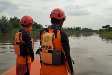 Nelayan Asal Tulungagung Tenggelam, Jenazah Ditemukan di Sungai Brantas Kediri - JPNN.com Jatim