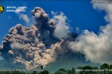 Gunung Merapi Erupsi, Ganjar Terjunkan Tim Tanggap Bencana - JPNN.com Jateng