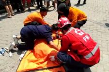 Kecelakaan di Margomulyo Surabaya, Perempuan Tewas Terlindas Truk - JPNN.com Jatim