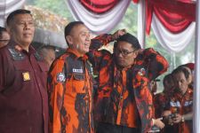 Di Depan Ridwan Kamil, Iwan Bule Bicara Soal Pilgub Jabar - JPNN.com Jabar