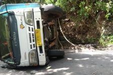Terjadi Lagi, Truk Kecelakaan di Tanjakan Cinomati Bantul - JPNN.com Jogja