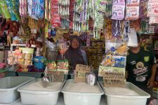 Pedagang Pasar di Surabaya Keluhkan Kelangkaan Stok Beras Bulog - JPNN.com Jatim