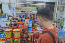 Hari Pertama Ramadan, Minimarket di Semarang Penuh Parsel Lebaran - JPNN.com Jateng