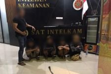 Gangster Serang Warung di Kapas Krampung, 4 Remaja Diamankan Polisi - JPNN.com Jatim