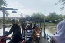Perahu Tambangan di Pagesangan Disebut Paling Aman, Sudah Punya Sertifikat BBWS - JPNN.com Jatim