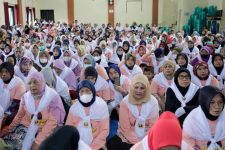 Mak Ganjar Jabar Ajak Perempuan Raih Keberkahan Ramadan Melalui Gebyar Selawat di Kuningan - JPNN.com Jabar