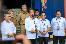 Saat Jokowi Kenalkan Mendag Zulhas, Warga Justru Teriak Nama Ganjar - JPNN.com Jateng