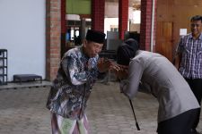 Seusai Dilantik, Kapolres Kulon Progo yang Baru Sowan kepada Tokoh Agama - JPNN.com Jogja