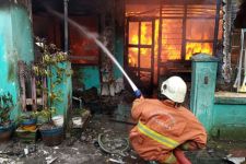 Gas Elpiji Bocor, Rumah di Jalan Bogen Surabaya Ludes Terbakar    - JPNN.com Jatim