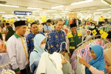 Lewat Program THR, Baznas Kota Bogor Ajak 100 Anak Yatim Belanja Kebutuhan Lebaran - JPNN.com Jabar
