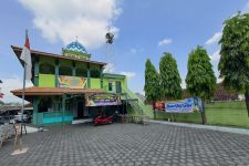 Masjid Baiturrahim Kinibalu Semarang Menggelar Salat Idulfitri 1444 Hijriah Dua Kali - JPNN.com Jateng
