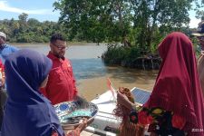 Senator Filep Soroti SKK Migas dan BP Tangguh, Pakai Frasa Kejahatan Kemanusiaan - JPNN.com Papua