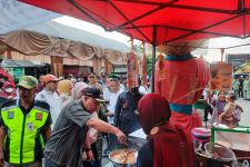 3 Pesan Penting Mohammad Idris Untuk Pengunjung dan Pedagang Pasar Rakyat Malam Takbiran - JPNN.com Jabar