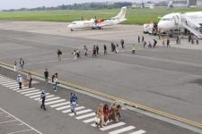 H+2 Lebaran, Bandara Husein Sastranegara Terima 2.500 Penumpang yang Kembali ke Bandung - JPNN.com Jabar