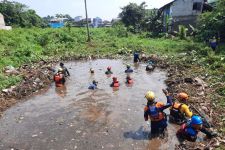 Teror Ular Welang dan Lintah Hantui Proses Pencarian 2 Remaja yang Hilang Terseret Banjir - JPNN.com Jabar