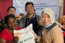 Pos Indonesia Pastikan Pendistribusian Bantuan Pangan CBP di Jayapura - Papua Berjalan Lancar - JPNN.com Jabar