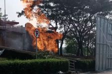 Pengelola Tol Cipali Pasang Perisai Spandex di Lokasi Semburan Api - JPNN.com Jabar