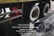 Diduga Mengebut, 2 Pemotor Tewas Tersenggol Truk di Tambak Osowilangun - JPNN.com Jatim