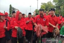 Pendafataran 50 Bacaleg PDIP Semarang ke KPU Diiringi Kirab Budaya - JPNN.com Jateng
