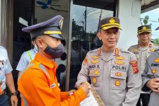 Selamatkan Pedagang dari Maut, Petugas PJL di Bandung Diganjar Penghargaan - JPNN.com Jabar