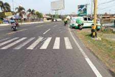 Tertabrak Ambulans, Pengendara Sepeda Motor Tewas di Kulon Progo - JPNN.com Jogja