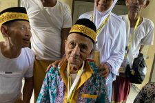 Cerita Harun, Calon Haji Tertua yang Nekat Berangkat di Usia 119 Tahun - JPNN.com Jatim