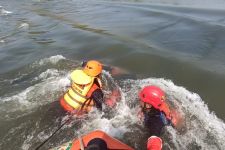 Tenggelam Saat Mencari Ikan, Warga Sidoarjo Ditemukan Meninggal di Sungai Porong - JPNN.com Jatim