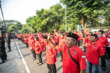 PDIP Surabaya Ajak Masyarakat Tanamkan Jiwa Pancasila Lewat Gotong Royong    - JPNN.com Jatim