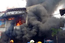 4 Ruko di Pasar Induk Caringin Terbakar, 1 Pegawai Tewas Terpanggang - JPNN.com Jabar