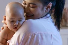 Manfaat Pijat Bayi yang Jarang Diketahui - JPNN.com Jateng