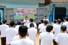 Komunitas Sopir Truk Jatim Kenalkan Sosok Ganjar Lewat Renovasi Masjid - JPNN.com Jatim