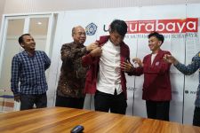 Muhammad Iqbal & Kasim Botan Jadi Mahasiswa UMSurabaya, Inilah Jurusan yang Diambil - JPNN.com Jatim