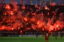 Pelatih Persija Tersihir Atmosfer Bonek di Stadion GBT, Menakjubkan! - JPNN.com Jatim