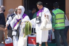 Embarkasi Surabaya Berangkatkan Dua Kloter Tambahan - JPNN.com Jatim