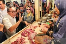 Kunjungi Pasar Bandarjo Semarang, Zulkifli Hasan Borong Dagangan Pedagang - JPNN.com Jateng