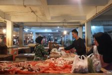 Harga Ayam Potong di Tangerang Bikin Mak-Mak Gusar - JPNN.com Banten