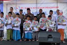PT SIIP dan BHS Gelar Baksos Khitan Puluhan Anak di Surabaya  - JPNN.com Jatim