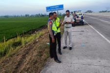 Bus Terguling di Tol Pejagan-Pemalang, 2 Penumpang Tewas, 7 Luka-luka - JPNN.com Jateng