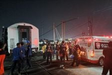 Kronologi Kereta Api Tabrak Truk di Semarang, Terjadi Ledakan, Bikin Ngeri - JPNN.com Jateng