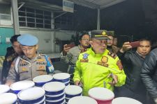 Polisi Amankan Sampel Makanan Katering PT Daese Garmin Bandung - JPNN.com Jabar
