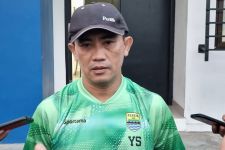 Kebobolan Empat Gol Oleh PSM, Yaya Sunarya Sebut Persib Belum Punya Formula - JPNN.com Jabar
