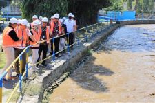 Wali Kota Eri Ingin Industri Lain di Surabaya Tiru Pengolahan Air Limbah SIER - JPNN.com Jatim