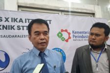 Kemenperin: Lulusan Sekolah Vokasi STT Tekstil Bandung Pegang Peran Kemajuan Industri TPT - JPNN.com Jabar