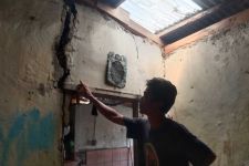Warga Terdampak Proyek Underpass Batutulis Tagih Janji Perbaikan Rumah ke Kontraktor - JPNN.com Jabar