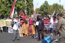 Demo di Kudus Hari Ini, LSM Tuntut Pemkab Berantas Mafia Proyek, Modusnya Diungkap - JPNN.com Jateng