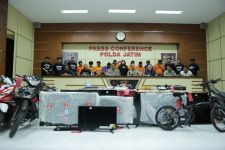 Polisi Ringkus 7 Pelaku Pembobolan Rumah dan Pencurian Motor 13 TKP di Jatim - JPNN.com Jatim