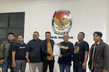 Masuk Daftar Calon DPRD, Dewas BUMD & Anggota LPMK Dilaporkan ke KPU Surabaya - JPNN.com Jatim